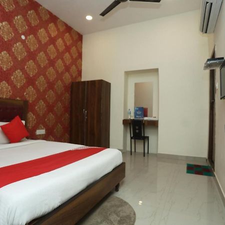 Flagship 13641 Elgin Terrace Hotel Alipur  Bagian luar foto