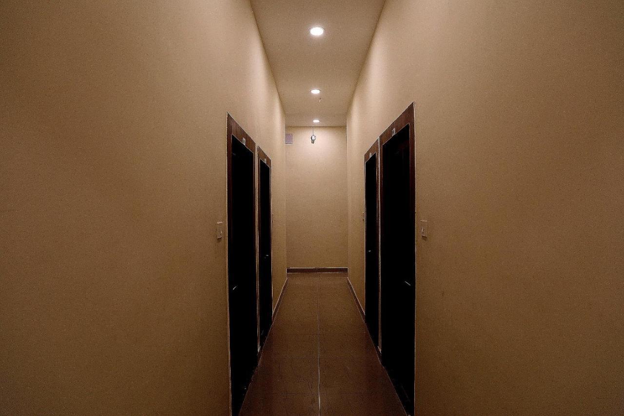 Flagship 13641 Elgin Terrace Hotel Alipur  Bagian luar foto