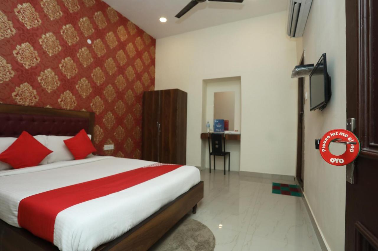 Flagship 13641 Elgin Terrace Hotel Alipur  Bagian luar foto