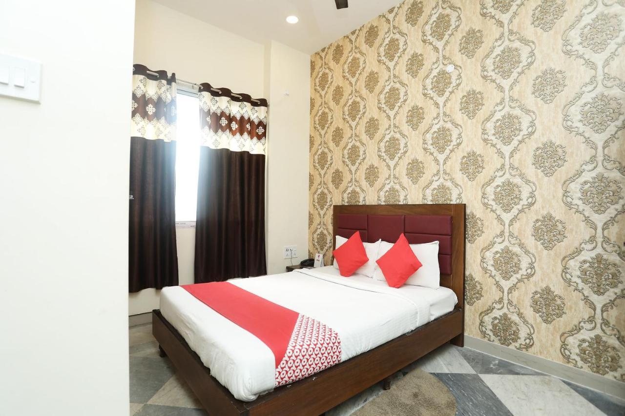 Flagship 13641 Elgin Terrace Hotel Alipur  Bagian luar foto